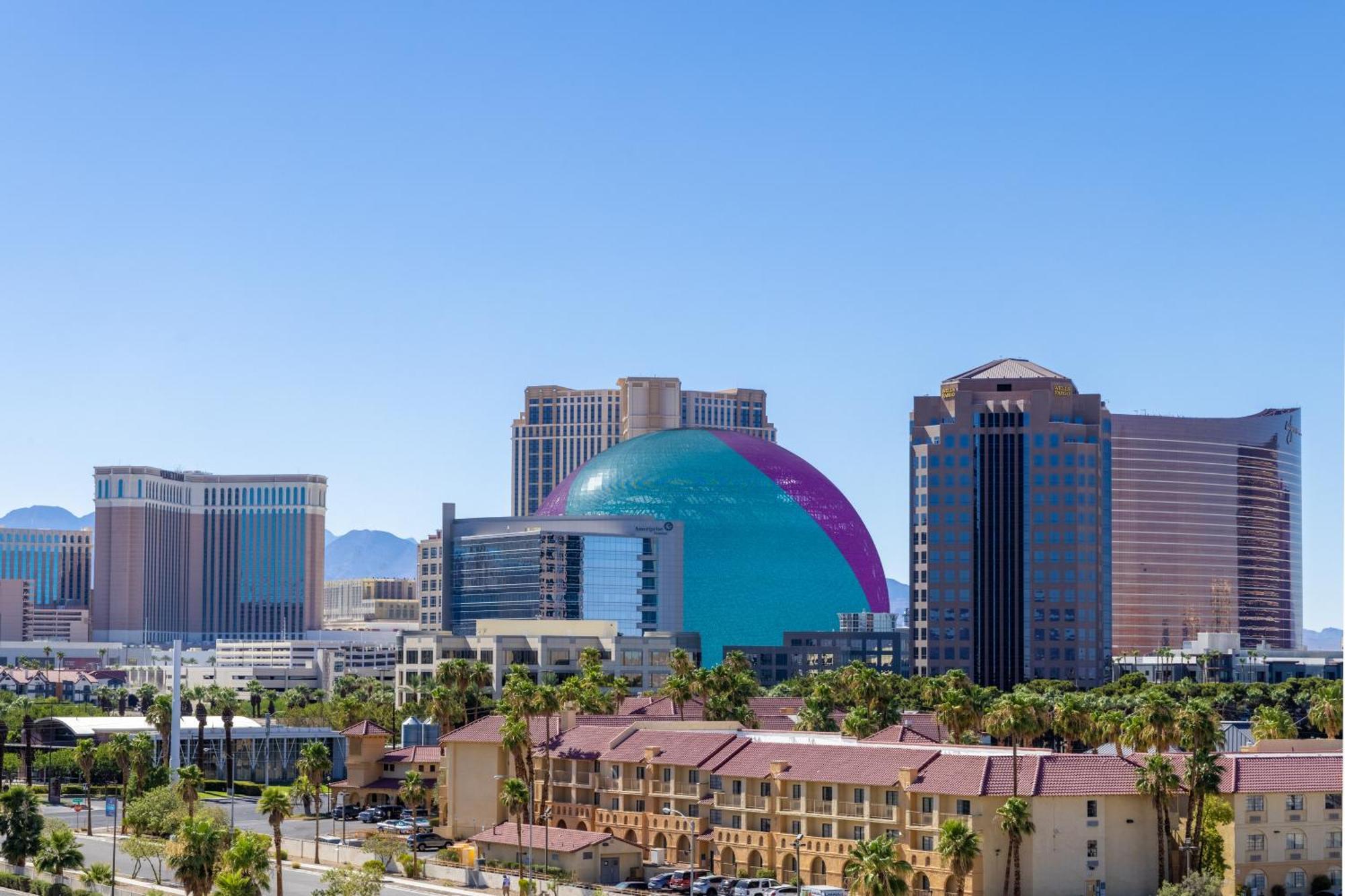 Hotel Doubletree By Hilton Las Vegas East Flamingo Exterior foto